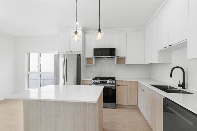 Photo - 2629 Millstream Rd