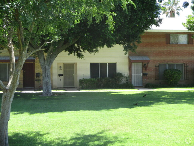 Building Photo - Tempe 3 Bed/1.5 Bath Townhouse w/Community...