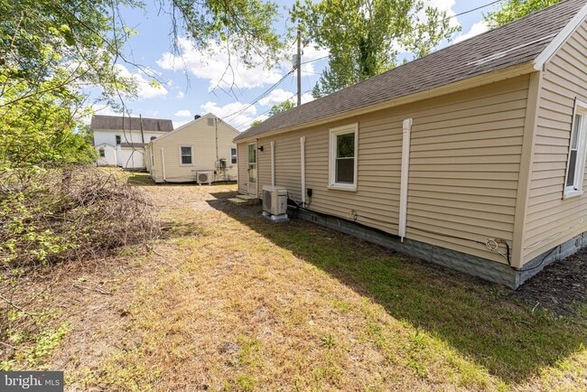 Photo - 117 Davis Ln