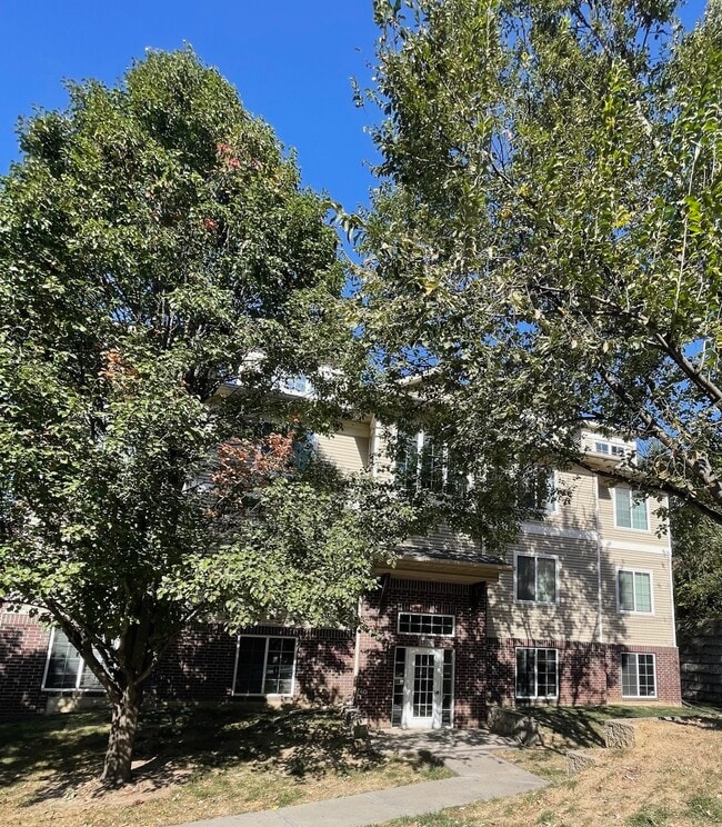 entrance - 1820 W Benton St Unit 204