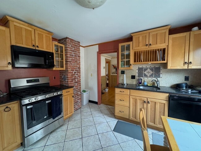 Building Photo - 42 Electric Ave Unit 1