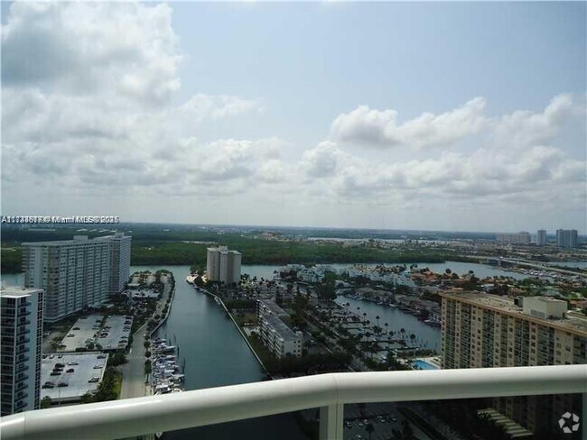 Building Photo - 15811 Collins Ave Unit 2605 Rental