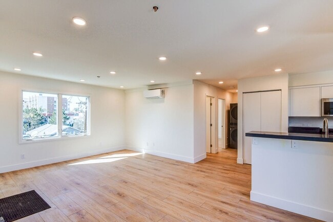 Photo - Welcome to The Gardens on Bancroft – Where... Unit 3942-202