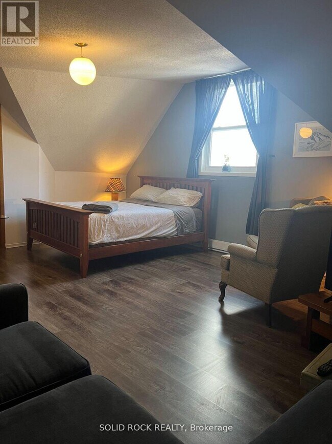 Photo - 71 King St E Unité C