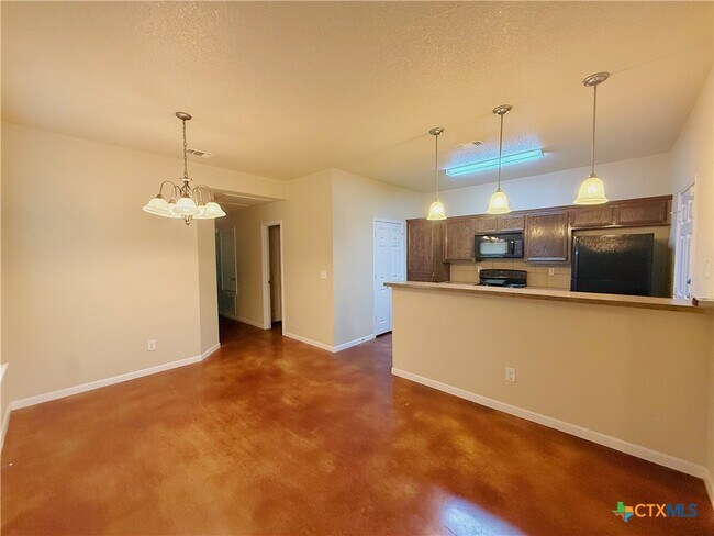 Photo - 941 Pinewood Dr