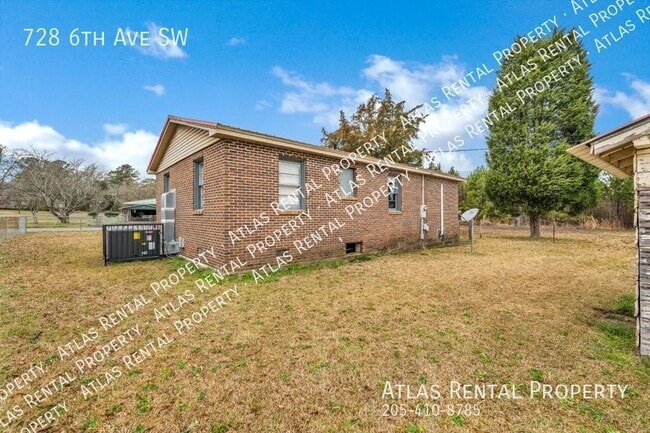 Photo - 728 6th Ave SW