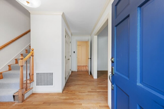 Photo - 2401 Scarsborough Dr