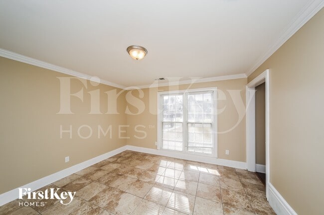 Photo - 8158 Creekside Cir S