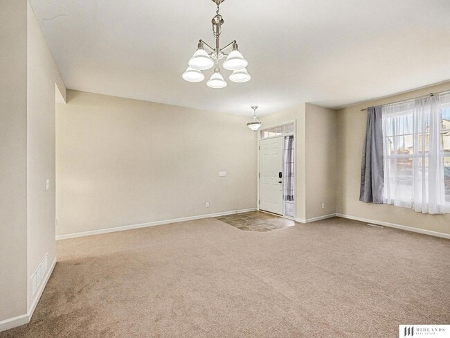 Photo - 8417 S 65th St