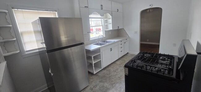 Photo - 2951 E Huron St