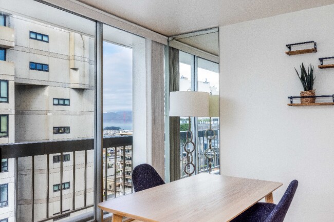 Photo - 1998 Broadway Unidad 1402