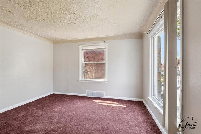 Photo - $1350 3 bedroom bungalow