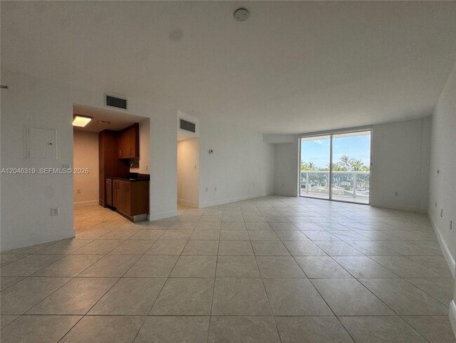 10275 Collins Ave Unit 318
