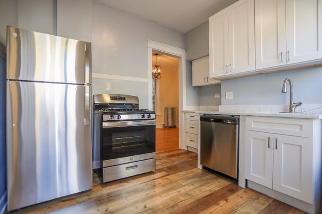 Building Photo - 1848 W Grace St