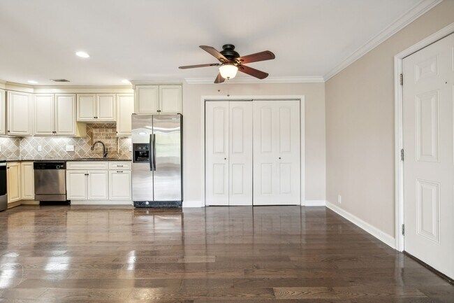 Photo - 719 Ashlawn Pl Unit 719