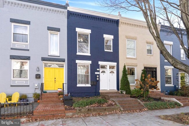 Photo - 1221 D St NE Townhome