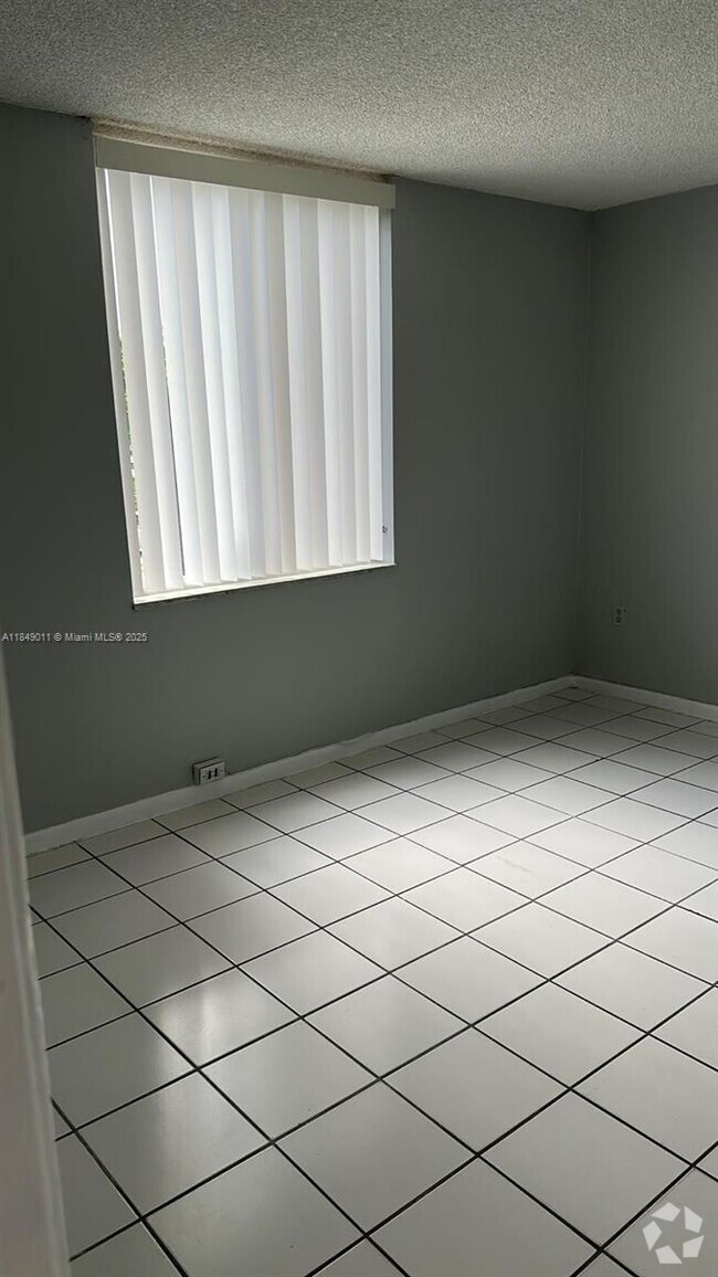 Building Photo - 10000 NW 80th Ct Unit 2263 Rental