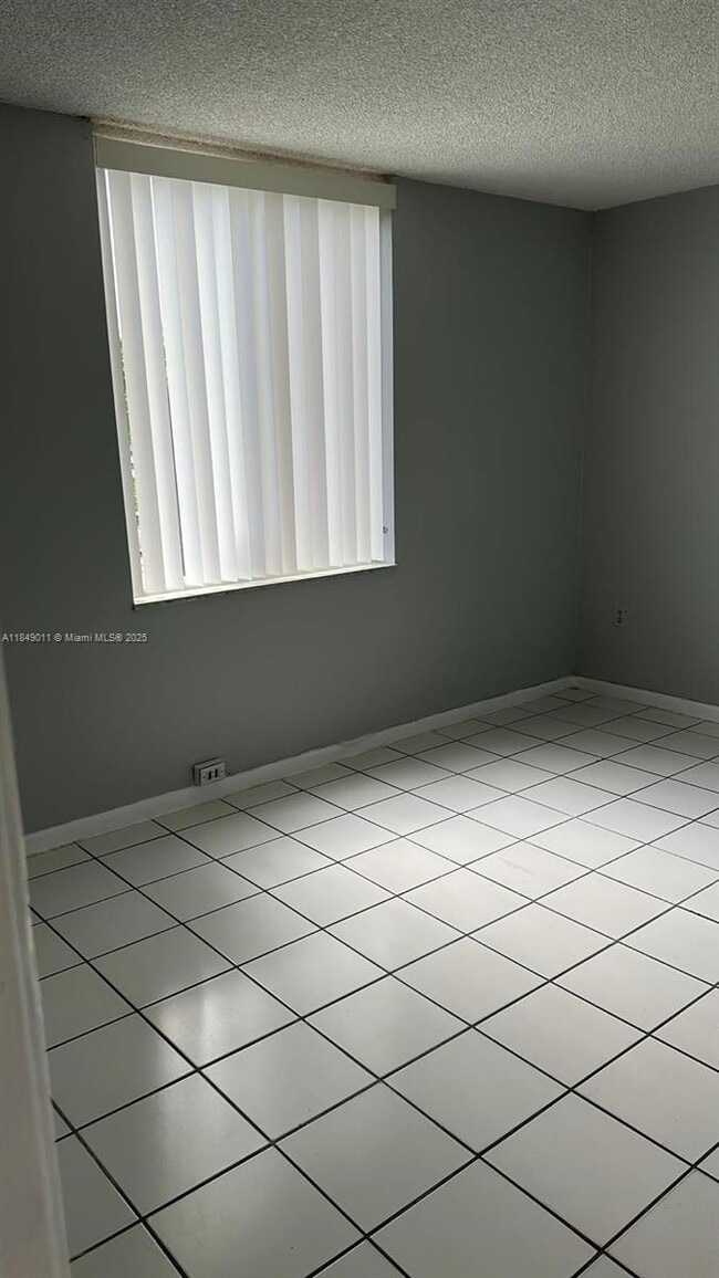 Building Photo - 10000 NW 80th Ct Unit 2263 Rental