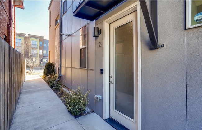 Photo - 2331 Glenarm Pl