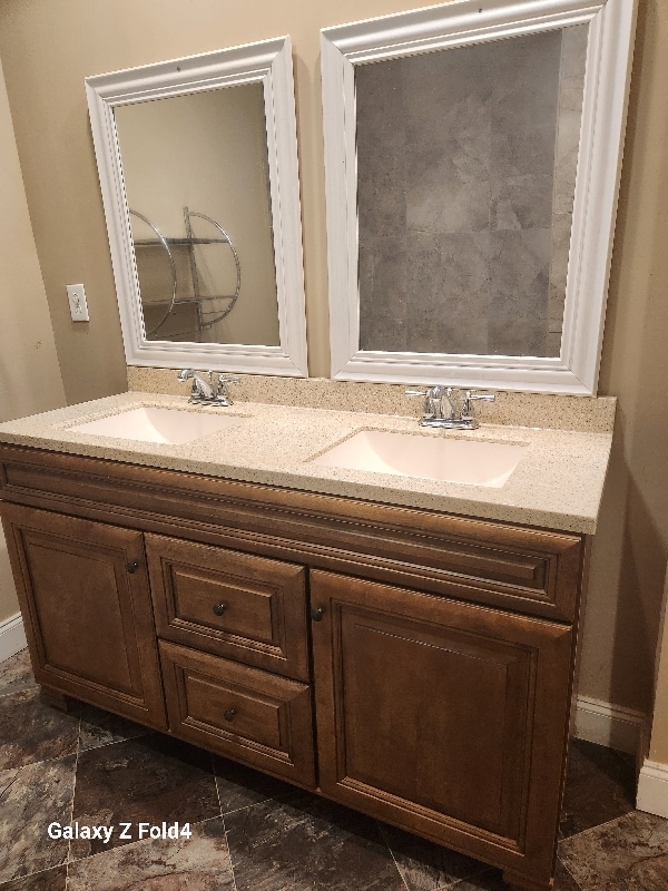 Photo - 4456 Railroad St