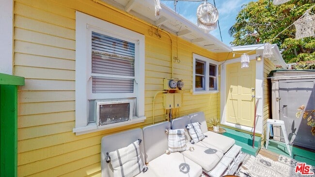 Photo - 402 N Venice Blvd Unit B