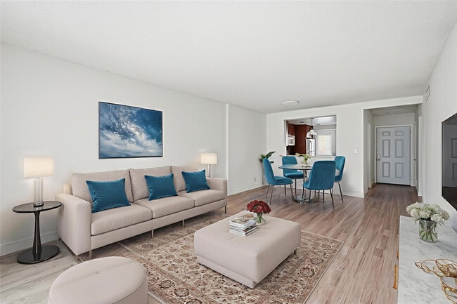 Building Photo - 320 NE 12th Ave Unit 503