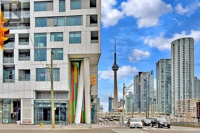 Photo - 27 Bathurst St Unité 716