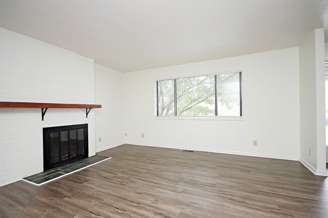 Photo - Huntington Village Townhome, Near UVA's North Grounds