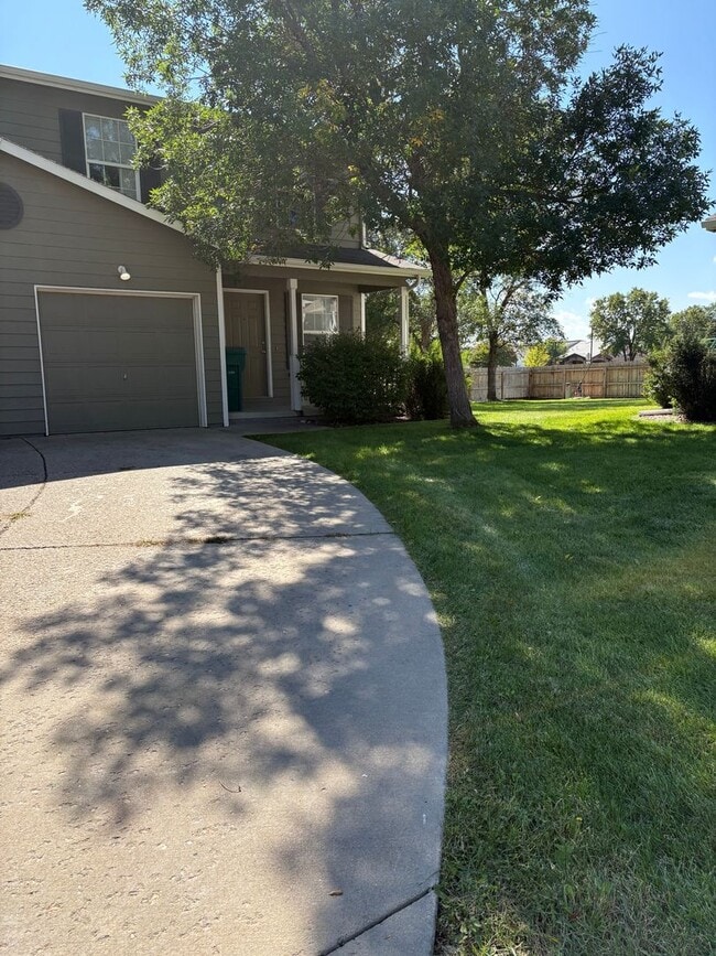 Charming 2-Bedroom Townhome – Pet Friendly... - Charming 2-Bedroom Townhome – Pet Friendly...