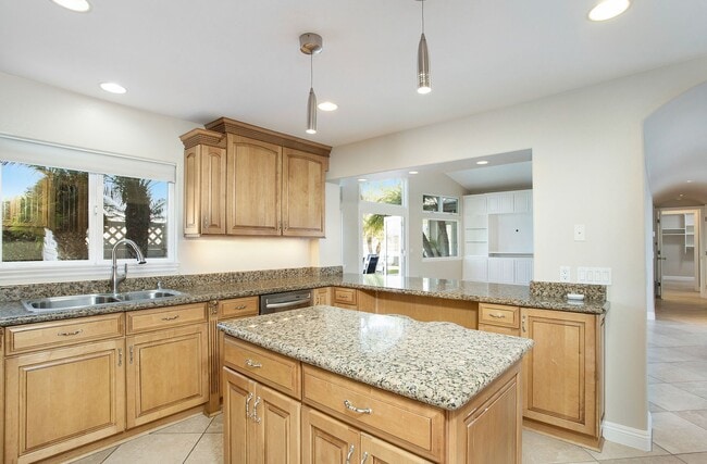 Photo - 218 Highland St Unidad A