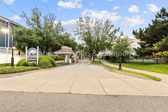 38 Harbour Close Unit 38