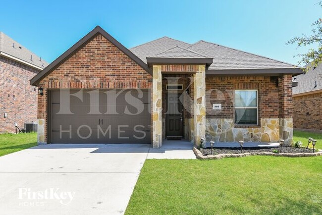 Photo - 546 Clearlake Dr House