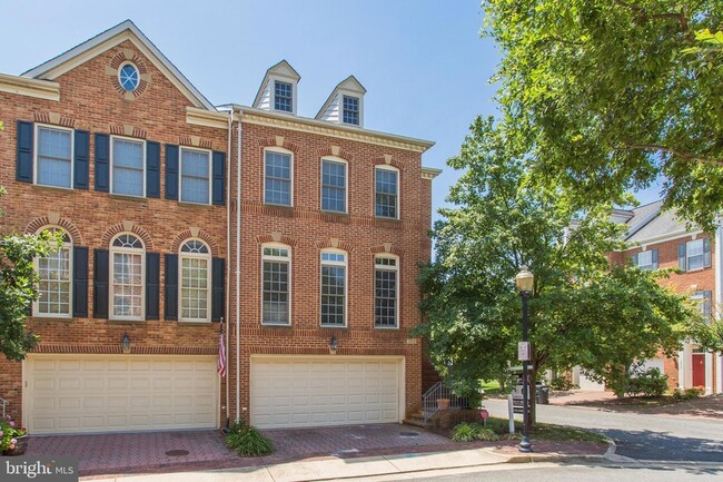 Building Photo - 286 Murtha St