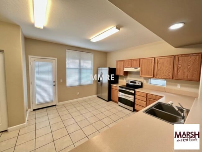 Photo - Nice 2-story home with 4 bedrooms in Phoenix!
