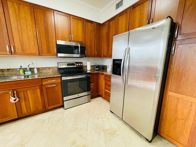 Photo - 19195 NE 36th Pl Unidad 107