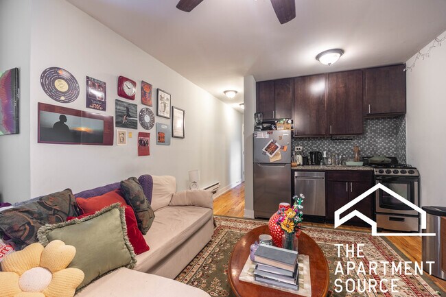 Photo - 809 W Cornelia Ave Unit 209