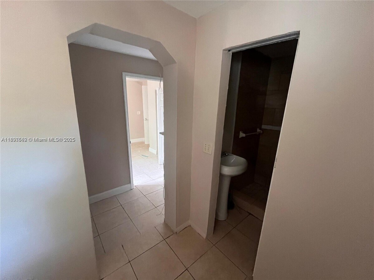 Photo - 1330 NE 212th Terrace Unidad 1