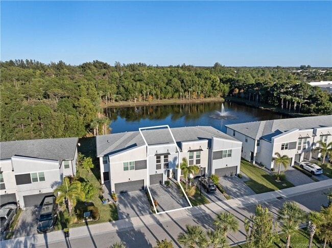 Photo - 3931 SE Mentmore Ln