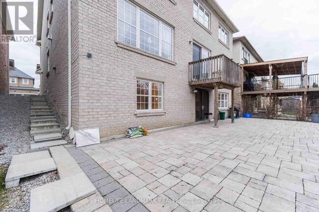 Photo - 48 Sir Stevens Dr