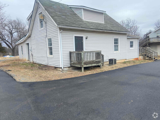 Building Photo - 104 Tattoo Ln Rental
