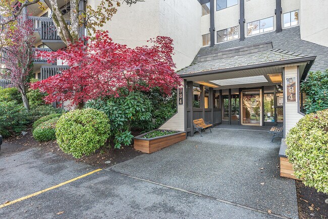 Photo - 984 McKenzie Apartments