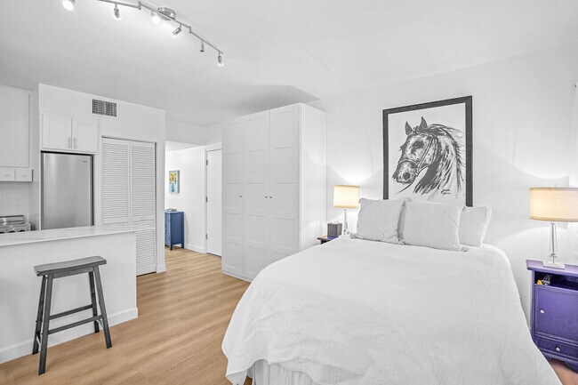 11863 Wimbledon Cir Unit 423
