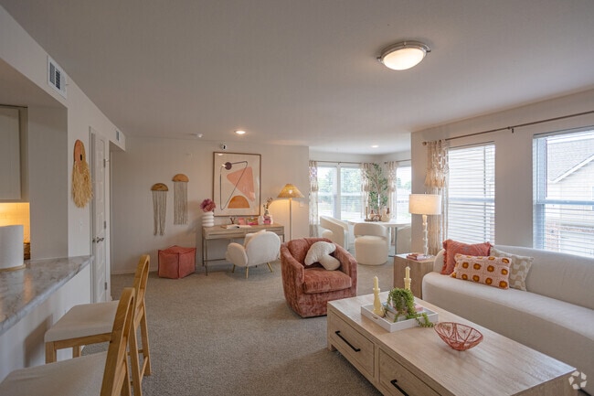 1BR, 1BA - 879SF - Living Room