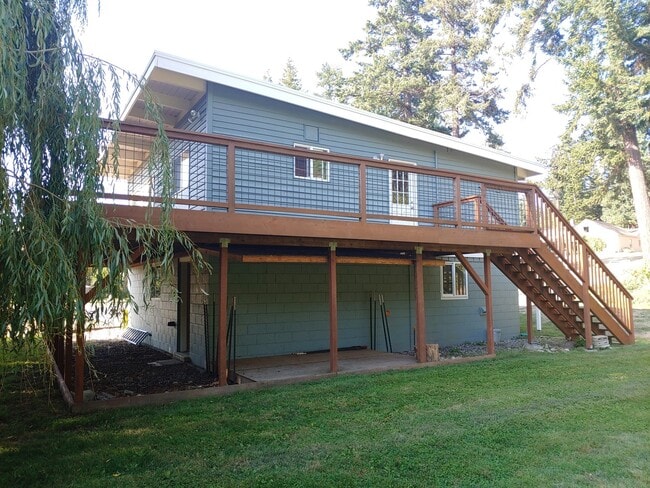 Bring Your Canoes and Kayaks, This Home ha... - Bring Your Canoes and Kayaks, This Home ha...