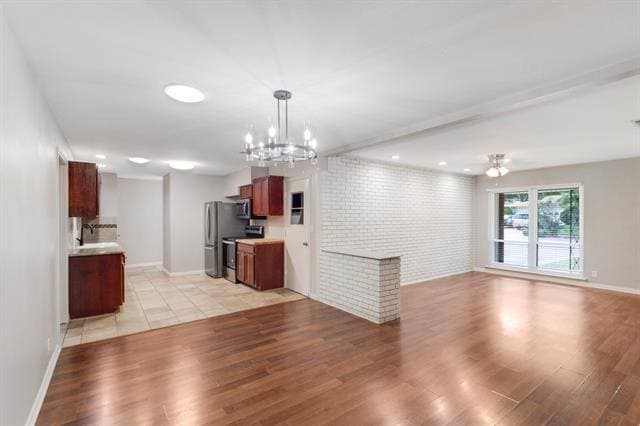 Photo - 821 Wisteria Way