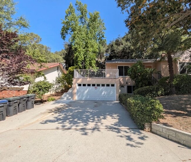 Building Photo - 2721 E Chevy Chase Dr Rental