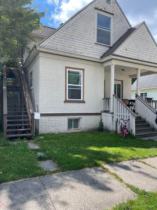 Building Photo - 516 N Porter St Unit 2