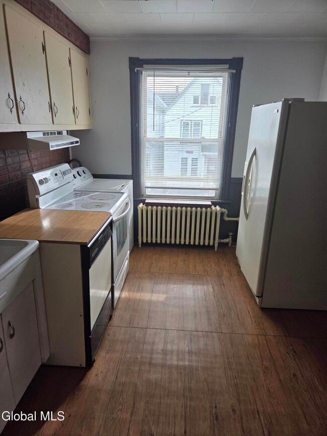 Photo - 48 Arnold Ave Unit 2