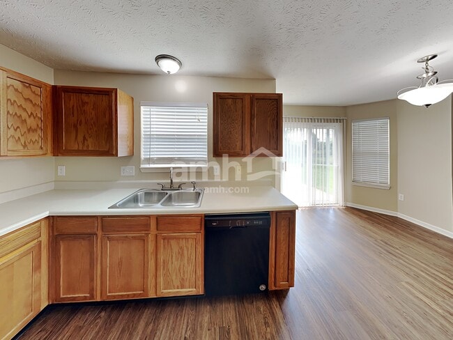 5805 W Deerview Bend