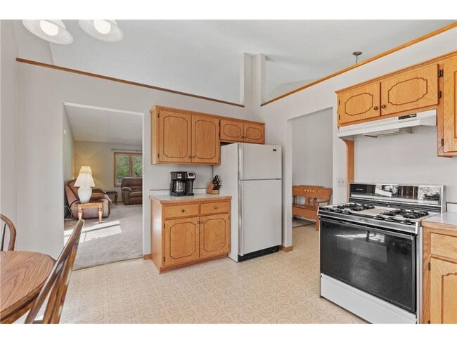 Photo - Stunning home located in the heart of Apple Valley *3 bed*2bath Available 10/1!